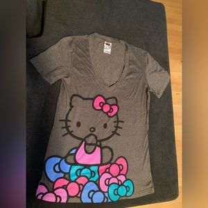 Sanrio hello kitty t-shirt women’s medium V neck